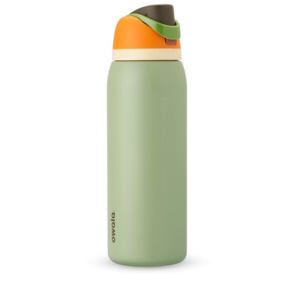 Owala FreeSip Insulated Stainless Steel Water Bottle with Straw, BPA-Free Sports Water Bottle, Great for Travel, 24 Oz, Very, Very Dark | Insulated, with Straw, for Sports, Travel, and School, BPA-Free